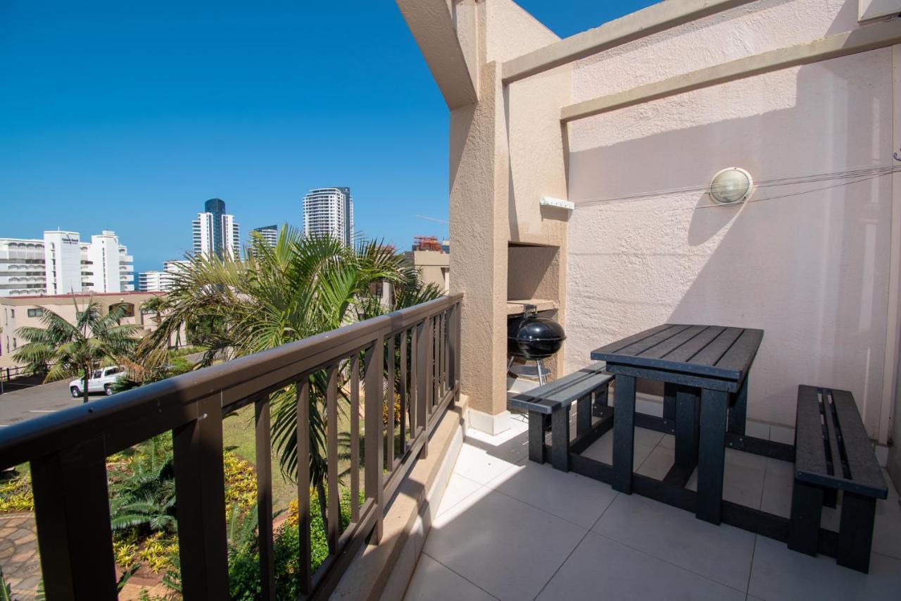 11 The Shades Umhlanga Rocks Apartamento Durban Exterior foto